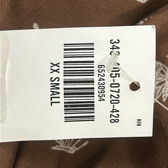 Hollister butterfly blouse - Picture 4 of 4